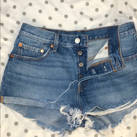 Levi’s 501 shorts button up w27 - Picture 2 of 3